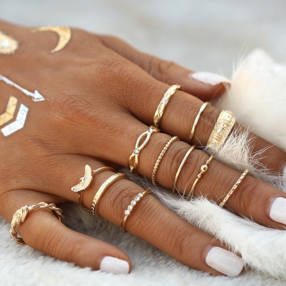 SHEIN Jewelry - Gold plated FIRM PRICE mini rings entire set
